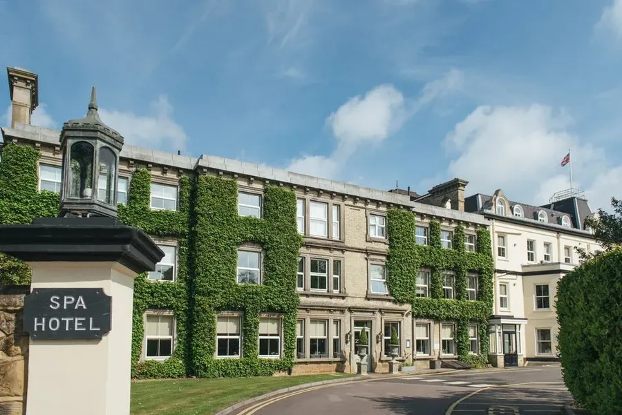 Spa Hotel, roof refurbished with the RESTEC FLEXITEC system
